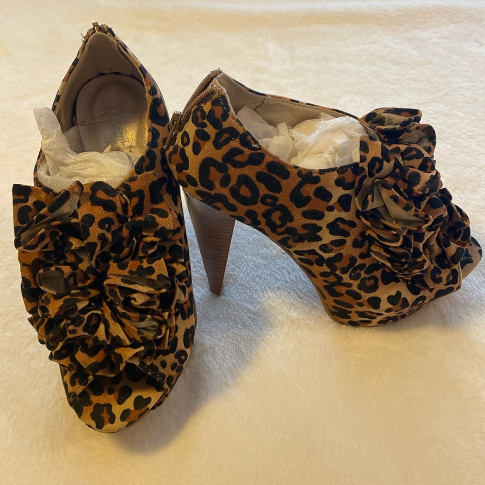 Charlotte Russe Heels Sz 5